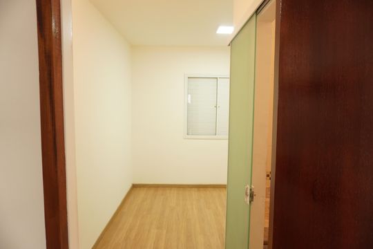 Quarto Suíte de casa de condomínio para alugar com 3 quartos, 65m² em Jardim Ipanema, São Carlos