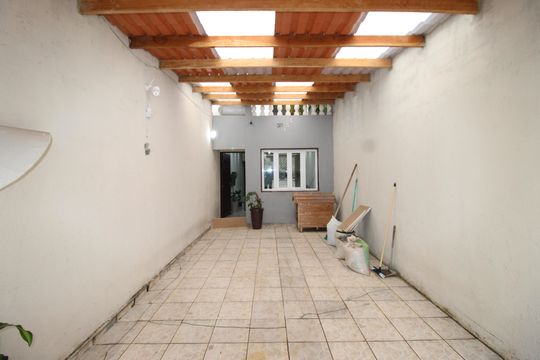 Garagem de casa à venda com 2 quartos, 83m² em Vila Jacuí, São Paulo