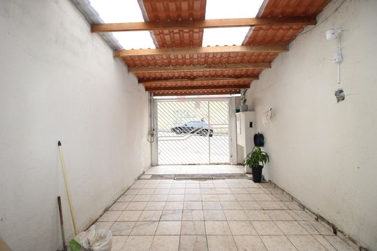 Garagem de casa à venda com 2 quartos, 83m² em Vila Jacuí, São Paulo