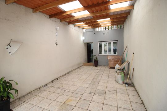 Garagem de casa à venda com 2 quartos, 83m² em Vila Jacuí, São Paulo