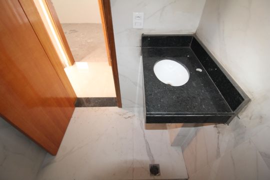 Banheiro de apartamento à venda com 2 quartos, 38m² em Vila Isolina Mazzei, São Paulo