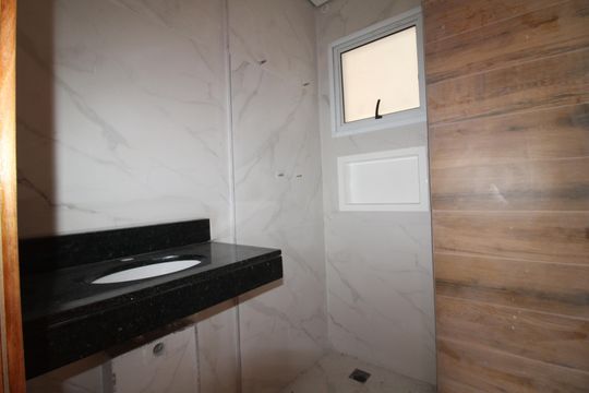 Banheiro de apartamento à venda com 2 quartos, 38m² em Vila Isolina Mazzei, São Paulo