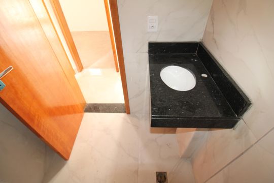 Banheiro de apartamento à venda com 2 quartos, 38m² em Vila Isolina Mazzei, São Paulo