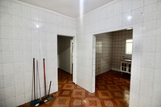 Corredor de casa para alugar com 2 quartos, 110m² em Parque Boturussu, São Paulo