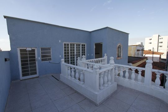 Varanda de kitnet/studio para alugar com 1 quarto, 30m² em Sagrada Família, Belo Horizonte