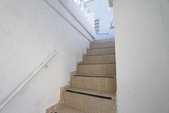 Escada de casa para alugar com 2 quartos, 41m² em Sagrada Família, Belo Horizonte