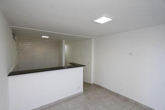 Sala de casa para alugar com 2 quartos, 41m² em Sagrada Família, Belo Horizonte