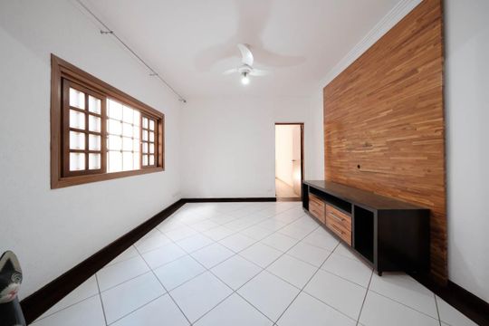 Sala de casa à venda com 3 quartos, 250m² em Vila Lais, São Paulo
