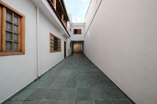 Quintal de casa à venda com 3 quartos, 250m² em Vila Lais, São Paulo