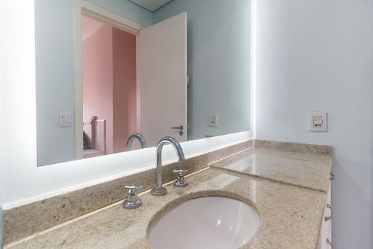 Banheiro da Suíte de apartamento para alugar com 2 quartos, 58m² em Centro, Mogi das Cruzes