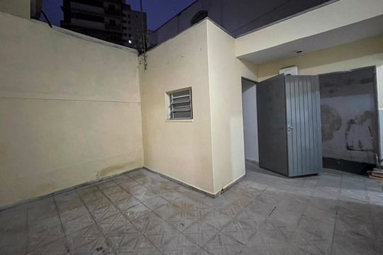 Casa à venda com 7 quartos, 200m² em Vila Gumercindo, São Paulo