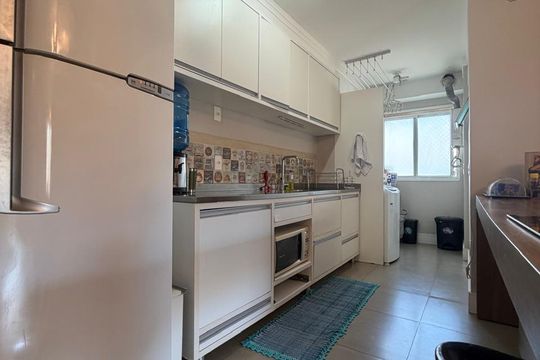 Cozinha de apartamento à venda com 2 quartos, 84m² em Jardim Santa Eudoxia, Campinas