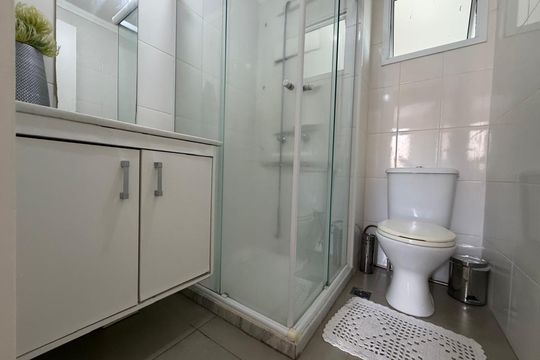 Banheiro de apartamento à venda com 2 quartos, 84m² em Jardim Santa Eudoxia, Campinas