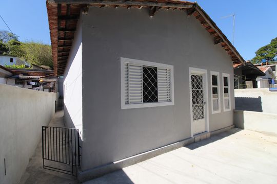 Casa para alugar com 3 quartos, 380m² em Jardim Satélite, São José dos Campos