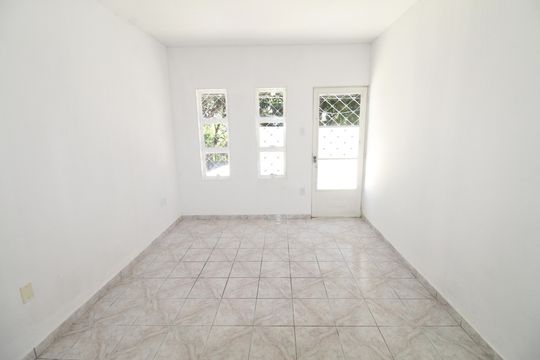 Sala de casa para alugar com 3 quartos, 380m² em Jardim Satélite, São José dos Campos