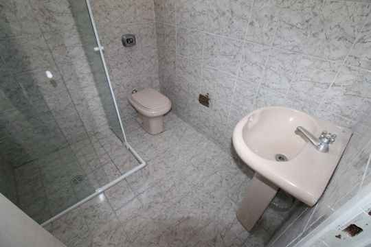 Banheiro de casa para alugar com 3 quartos, 380m² em Jardim Satélite, São José dos Campos