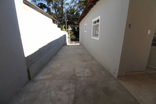 Garagem de casa para alugar com 3 quartos, 380m² em Jardim Satélite, São José dos Campos