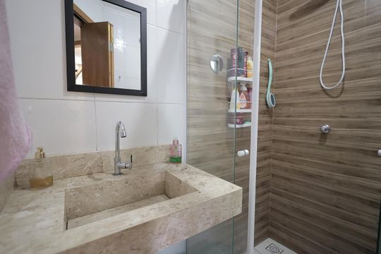 Banheiro 1 de apartamento à venda com 2 quartos, 80m² em Vila Silvestre, Santo André