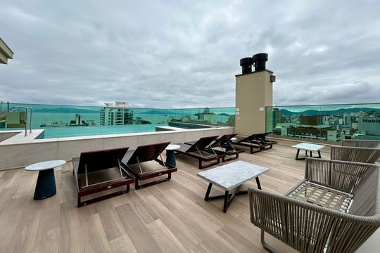Área comum - Piscina de apartamento para alugar com 3 quartos, 126m² em Centro, Florianópolis