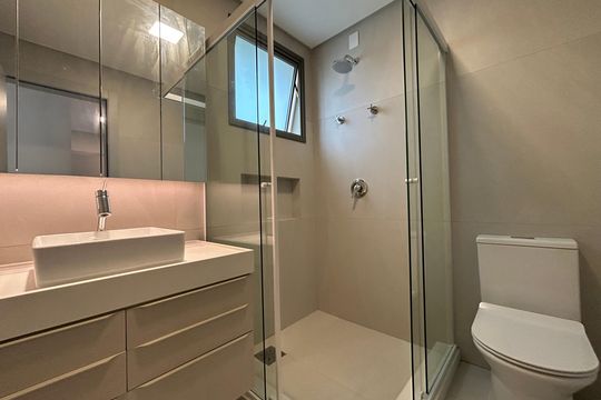 Banheiro Social de apartamento para alugar com 3 quartos, 126m² em Centro, Florianópolis