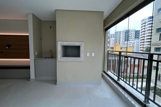 Varanda gourmet de apartamento para alugar com 3 quartos, 126m² em Centro, Florianópolis