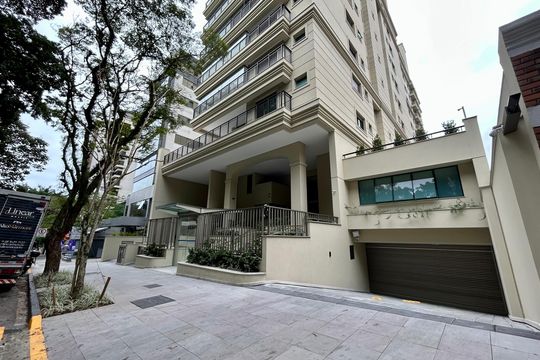 Fachada de apartamento para alugar com 3 quartos, 126m² em Centro, Florianópolis