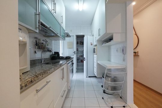 Cozinha de apartamento para alugar com 3 quartos, 83m² em Vila São José, São Paulo