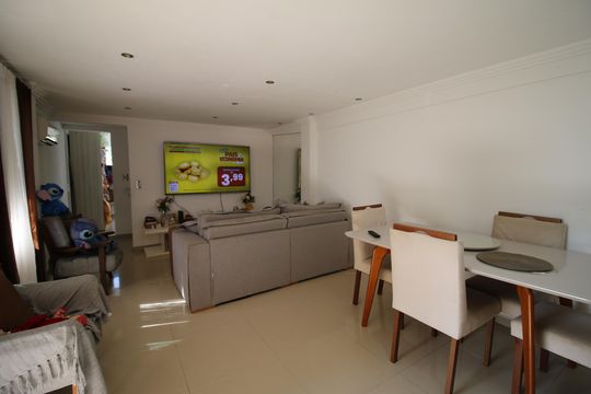 Sala de casa de condomínio para alugar com 2 quartos, 70m² em Itanhangá, Rio de Janeiro