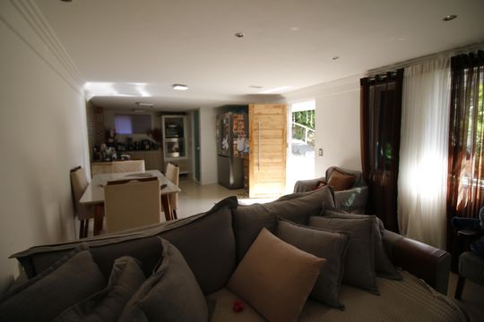 Sala de casa de condomínio para alugar com 2 quartos, 70m² em Itanhangá, Rio de Janeiro