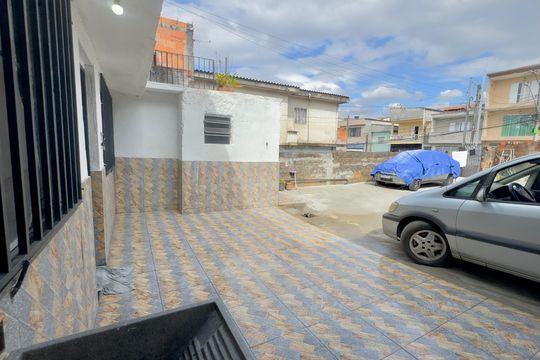 Quintal de casa para alugar com 3 quartos, 90m² em Jardim Valeria, Guarulhos