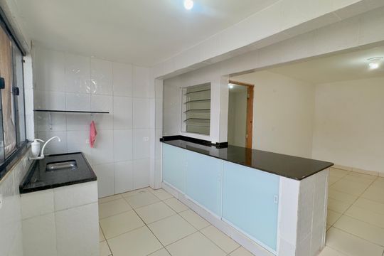 Cozinha de casa para alugar com 3 quartos, 90m² em Jardim Valeria, Guarulhos