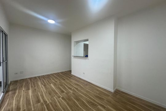 Sala de apartamento para alugar com 3 quartos, 72m² em Jardim Maria Helena, Barueri