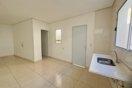 Sala cozinha de casa para alugar com 1 quarto, 35m² em Jardim das Oliveiras 2, Guarulhos