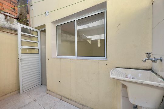 Área de Serviço de casa para alugar com 1 quarto, 35m² em Jardim das Oliveiras 2, Guarulhos