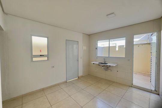 Sala cozinha de casa para alugar com 1 quarto, 35m² em Jardim das Oliveiras 2, Guarulhos