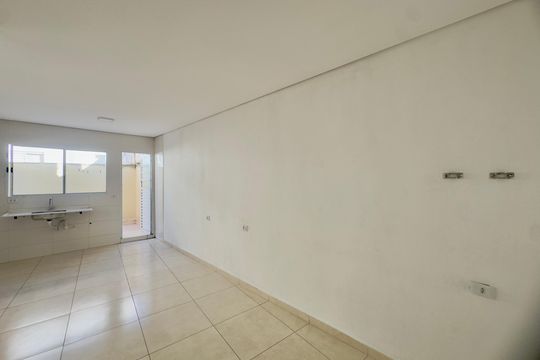Quarto de casa para alugar com 1 quarto, 35m² em Jardim das Oliveiras 2, Guarulhos