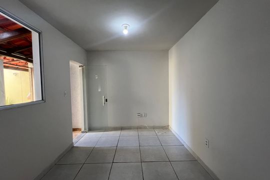 Sala de casa para alugar com 2 quartos, 48m² em Bom Sossego, Ribeirão das Neves