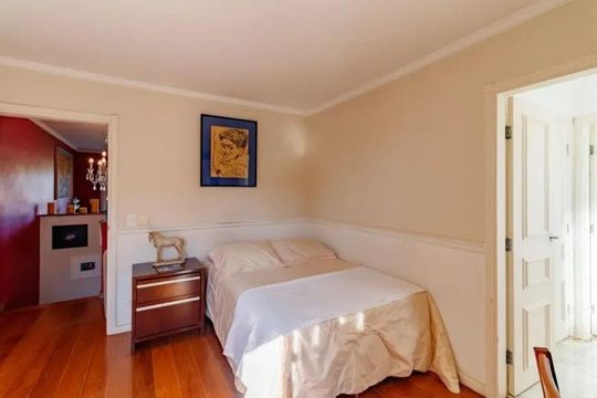 Quarto de casa de condomínio para alugar com 5 quartos, 375m² em Morada dos Pinheiros (Aldeia da Serra), Barueri