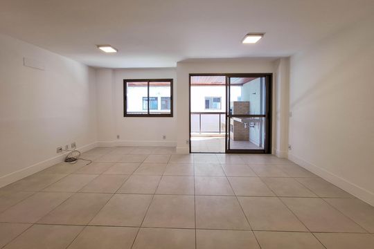 Sala de apartamento para alugar com 3 quartos, 120m² em Charitas, Niterói