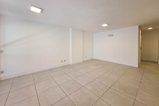 Sala de apartamento para alugar com 3 quartos, 120m² em Charitas, Niterói