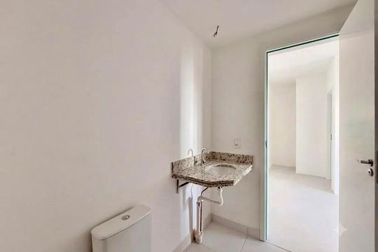 Banheiro de apartamento à venda com 2 quartos, 42m² em Brooklin, São Paulo