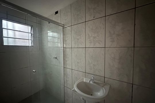 Banheiro de casa para alugar com 2 quartos, 50m² em Parque Imperial, Barueri