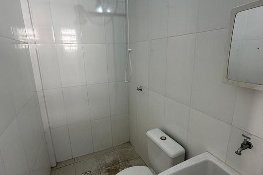 Banheiro de casa para alugar com 1 quarto, 25m² em Parque Sao Vicente, São Vicente