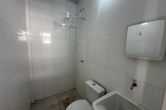 Banheiro de casa para alugar com 1 quarto, 25m² em Parque Sao Vicente, São Vicente