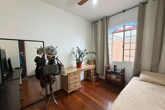 Sala de apartamento para alugar com 3 quartos, 89m² em Sagrada Família, Belo Horizonte