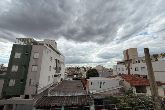 Vista de apartamento para alugar com 3 quartos, 89m² em Sagrada Família, Belo Horizonte