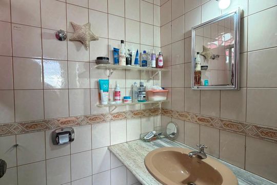 Banheiro social de apartamento para alugar com 3 quartos, 89m² em Sagrada Família, Belo Horizonte
