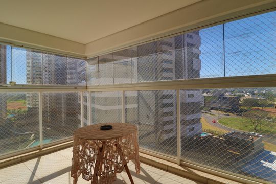 Varanda gourmet de apartamento para alugar com 3 quartos, 110m² em Jardim Karaíba, Uberlândia
