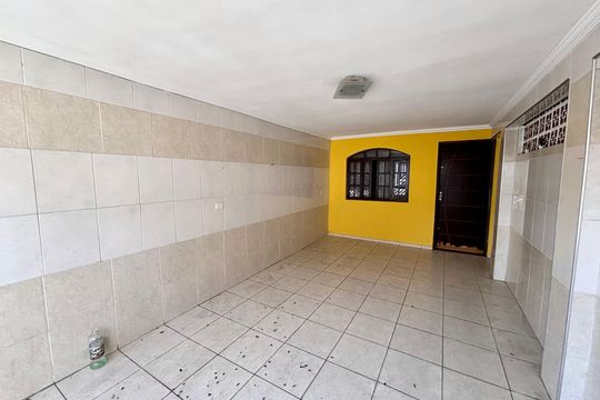 Garagem de casa à venda com 2 quartos, 130m² em Vila Nhocuné, São Paulo