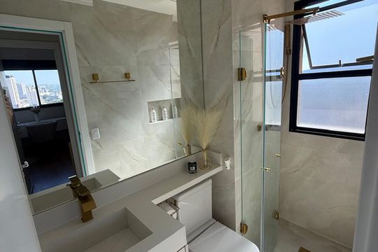 Banheiro de apartamento à venda com 2 quartos, 45m² em Km 18, Osasco